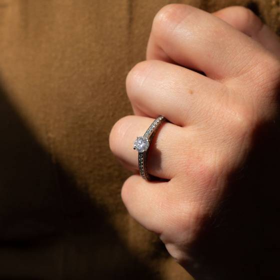 Unique Round Diamond Engagement Ring