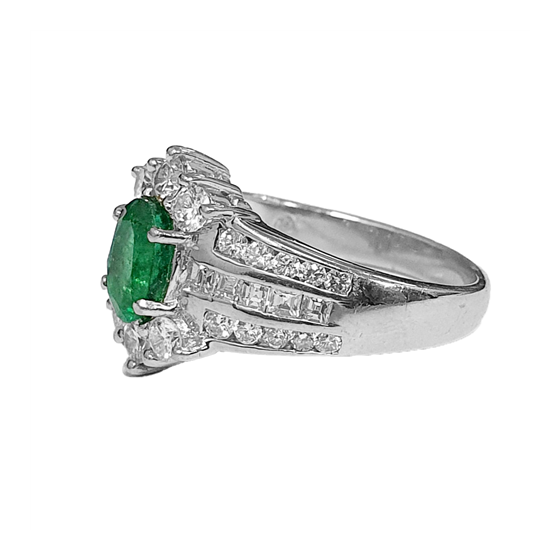 1.60ct VS/F-G Emerald Gemstone and Oval Cut Diamond Designer Ring
