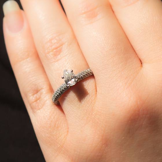 0.75ct SI2/G Pear & Round Diamond Vintage Ring