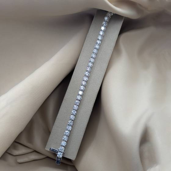 14.00ct VVS1/D-E Lab Grown Round Diamond 7 Inches Tennis Bracelet in 9k White Gold
