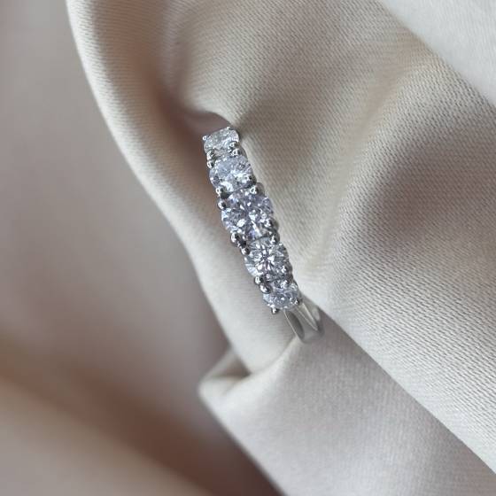 0.76ct SI/E Round Cut Natural Diamond Five Stone Ring