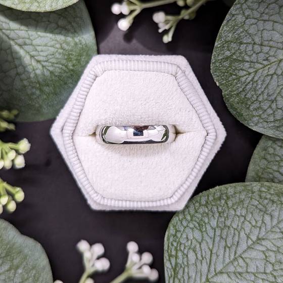 6mm Gents Light Traditional Court Sahped RIng in Platinum
