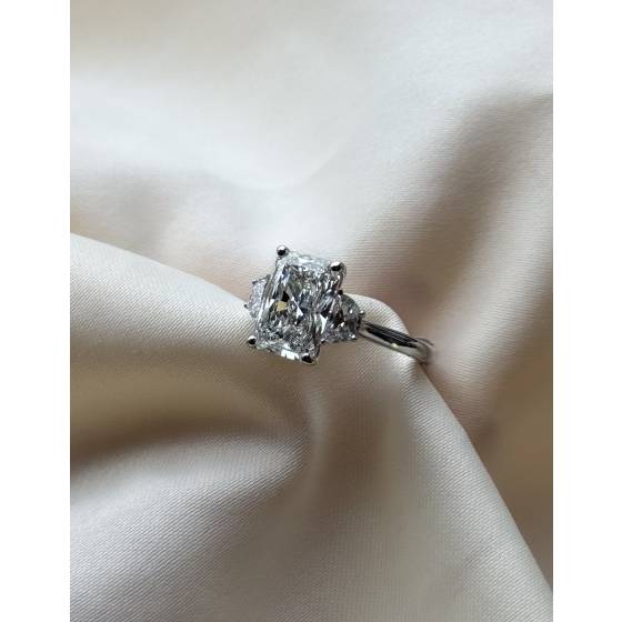 3.17ct VS2/E Lab Grown Radiant and Half Moon Diamond Trilogy Ring in Platinum