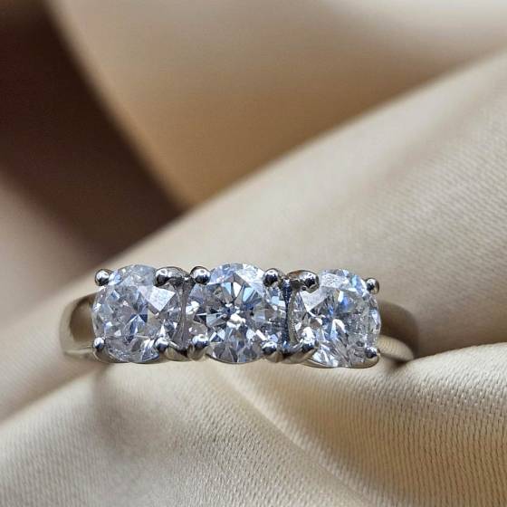 1.51ct SI/F-G Round Cut Natural Diamond Trilogy Ring