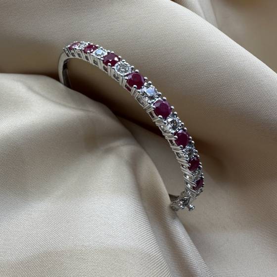1.29ct SI/H Round Cut Ruby Gemstone Bangle