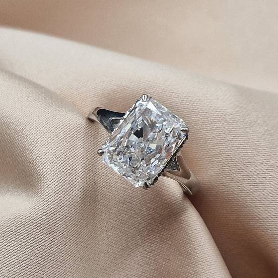 4.01ct VS1/E Radiant Cut Lab Grown Diamond Hidden Halo Ring