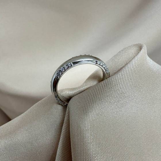 0.22ct VS/E-F Round Cut Natural Diamond Set Wedding Ring