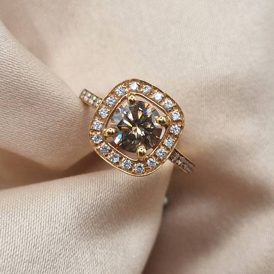 1.32ct VS Round Cut Natural Diamond Halo Shoulder Set Ring