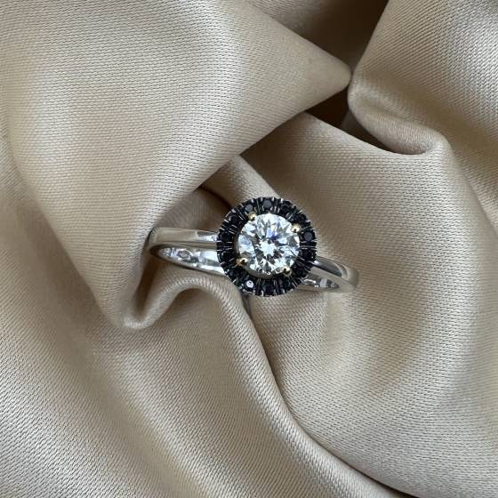 0.60ct SI/FY Round Cut Natural Diamond Black Side Daimonds Halo Ring