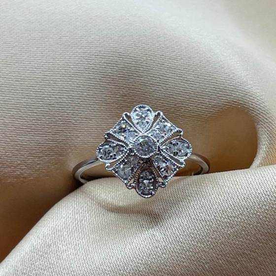 0.28ct VS/E-F Round Cut Natural Diamond Cluster Ring