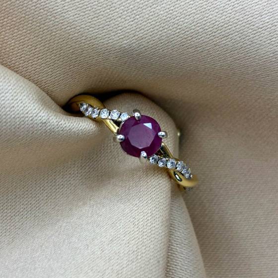 1.00ct SI/F-G Round Cut Ruby Gemstone Shoulder Set Ring