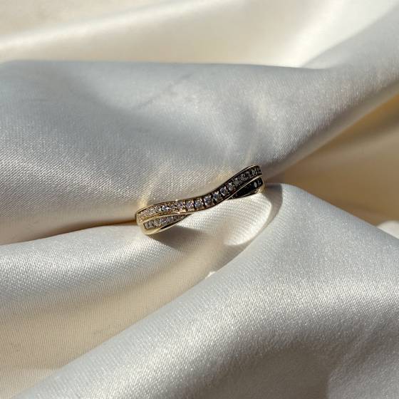 0.20ct VS/F-G Round Cut Natural Diamond 2 Row Shaped Wedding Ring