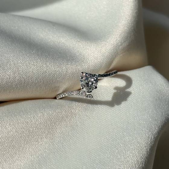 0.40ct VVS/F Heart Cut Natural Diamond Shoulder Set Ring