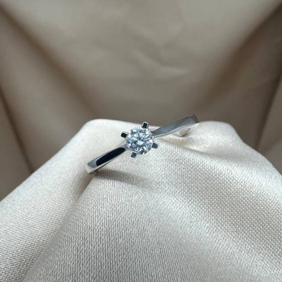 0.31ct I1/F Round Cut Natural Diamond Solitaire Ring