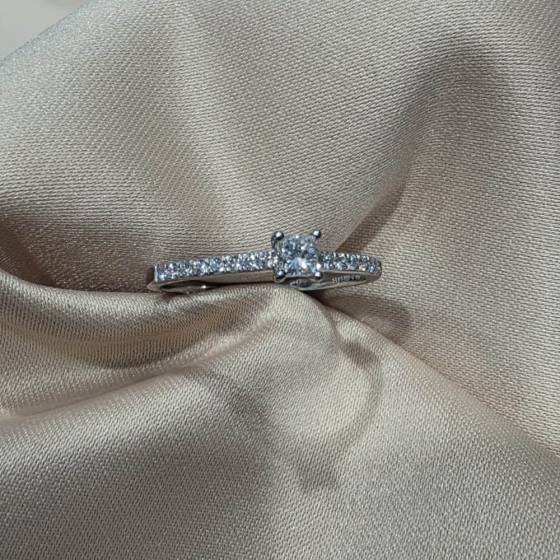 0.40ct VS/F-G Natural Round Diamond Halo Ring in 18k White Gold