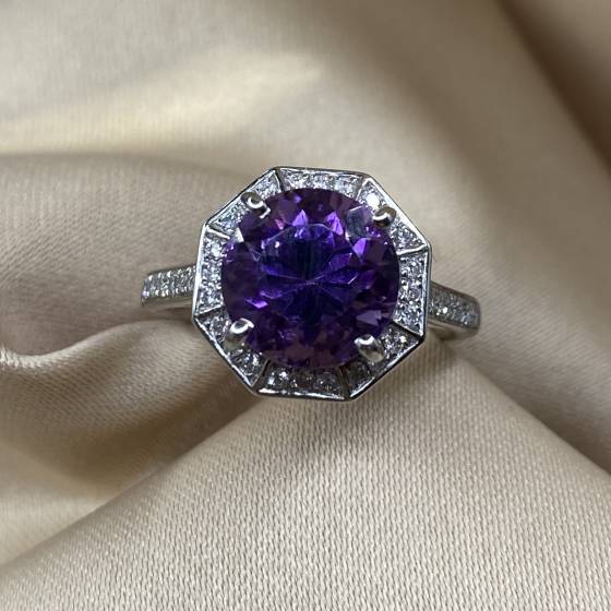 3.21ct VS/F Round Cut Tanzanite Gemstone Halo Shoulder Set Ring