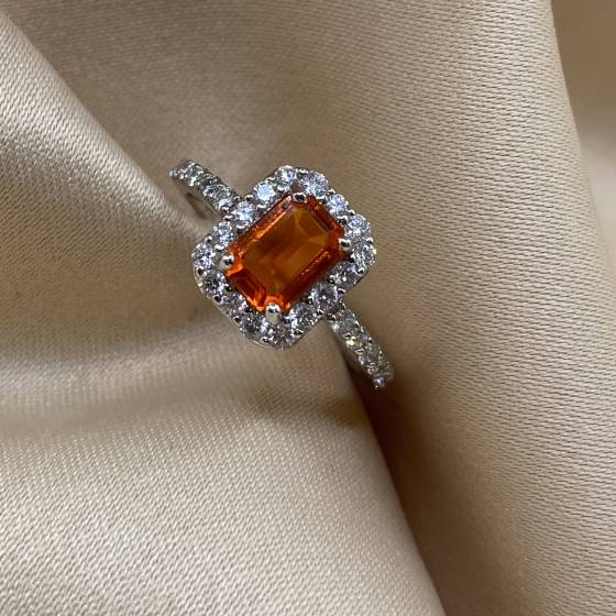1.09ct VS/F Emerald Cut Garnet Gemstone Halo Shoulder Set Ring