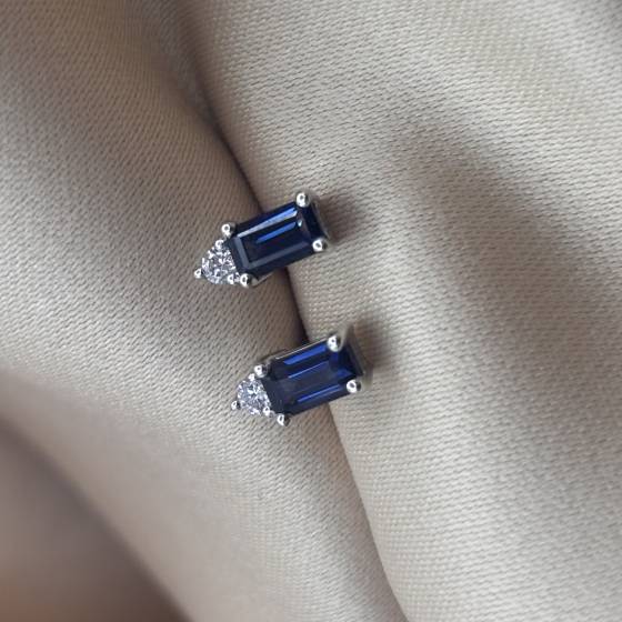 0.84ct VS Emerald Cut Natural Diamond Stud Earrings