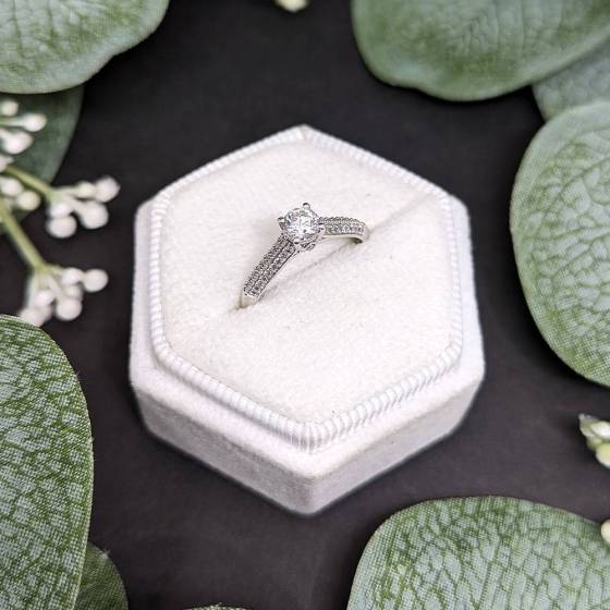 0.50ct VS/E-F Round Cut Natural Diamond Vintage Ring