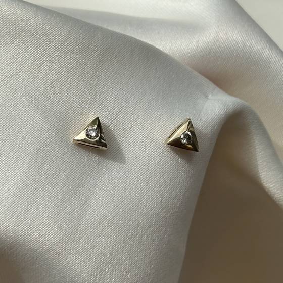 0.10ct VS/E-F Round Cut Natural Diamond Stud Earrings