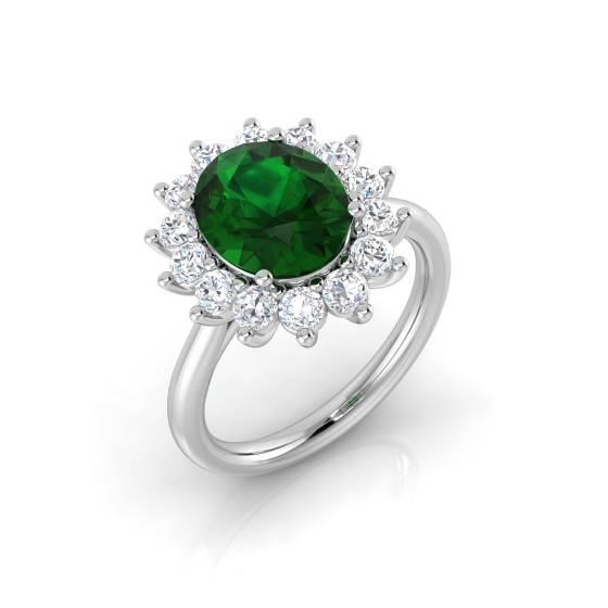 3.61ct SI1/G Oval cut Green Emerald Gemstone Ring in Platinum