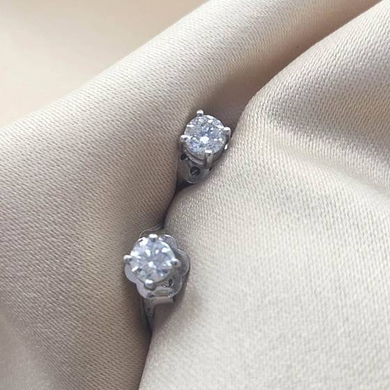 0.40ct SI/E-F Round Cut Natural Diamond Stud Earrings