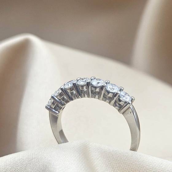 0.50ct VS/F-G Round Cut Natural Diamond 7 Stone Eternity Ring