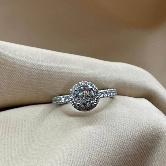 1.35ct SI1/F Round Cut Natural Diamond Halo Shoulder Set Ring