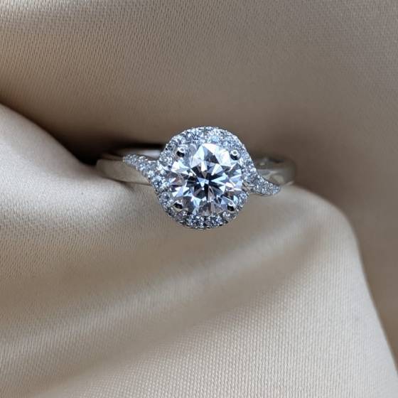 1.30ct VVS1/E Round Cut Lab Grown Diamond Halo Ring