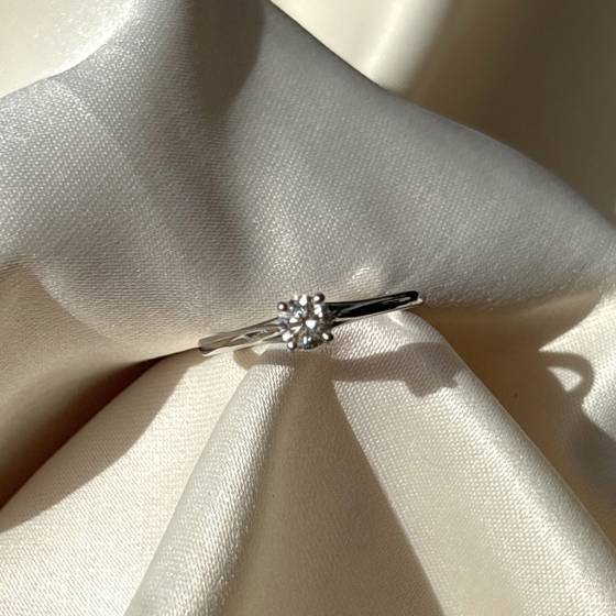 0.35ct SI2/G Round Cut Natural Diamond Solitaire Ring