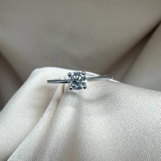 0.40ct I/I Round Cut Natural Diamond Solitaire Ring