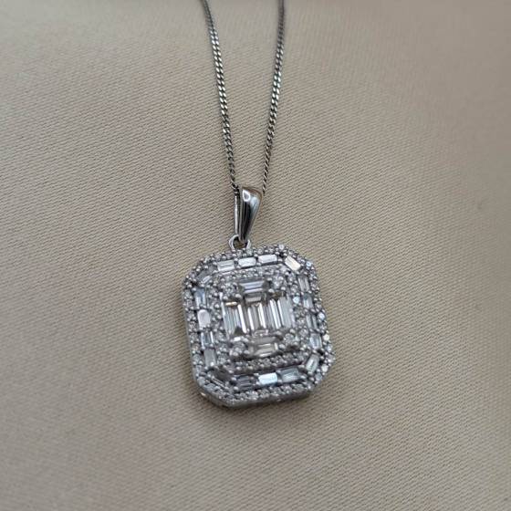 0.90ct VS/E-F Round and Baguette Cut Natural Diamond Cluster Pendant