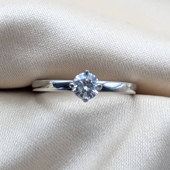 0.40ct SI2/F Round Cut Natural Diamond Solitaire Ring