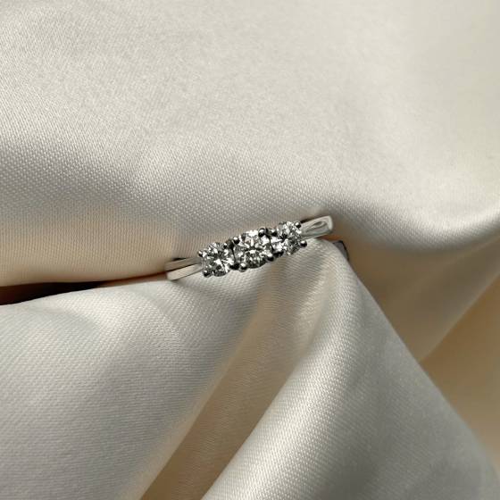 0.75ct SI/F-G Round Cut Natural Diamond Trilogy Ring