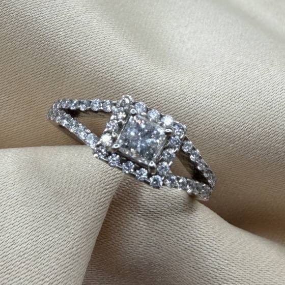 0.75ct VS/F Princess Cut Natural Diamond Halo Ring