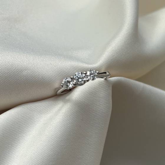 0.35ct VS/D-E Round Cut Natural Diamond Trilogy Ring