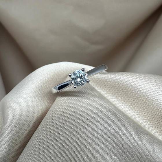 0.31ct SI/F Round Cut Natural Diamond Solitaire Ring