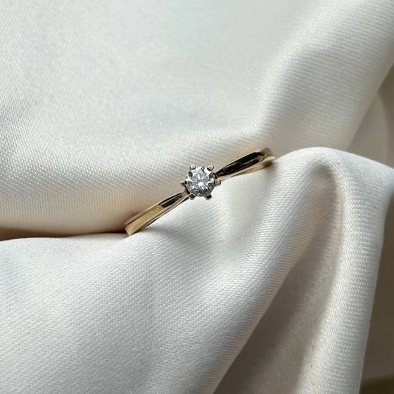 0.18ct SI/F Round Cut Natural Diamond Solitaire Ring