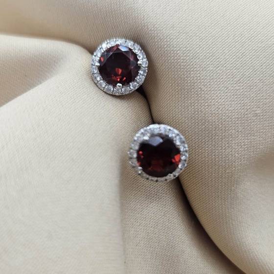2.06ct VS/E-F Round Cut Garnet Gemstone Earrings