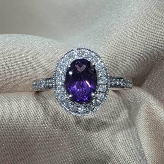 0.50ct VS/E-F Oval Cut Amethyst Gemstone Shoulder Set Ring