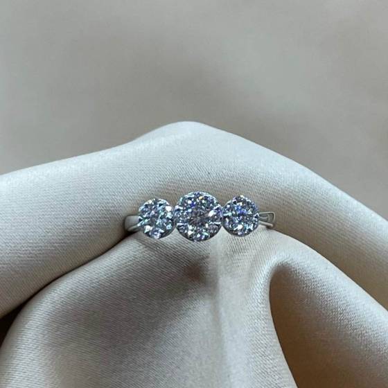 0.60ct VS/F Round Cut Natural Diamond Cluster Trilogy Ring