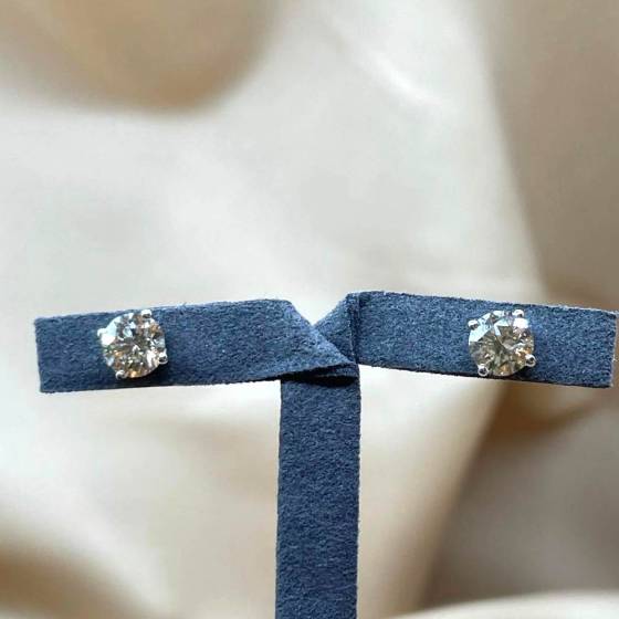 1.47ct VS/G-H Round Cut Natural Diamond Diamond Clawset Stud Earrings