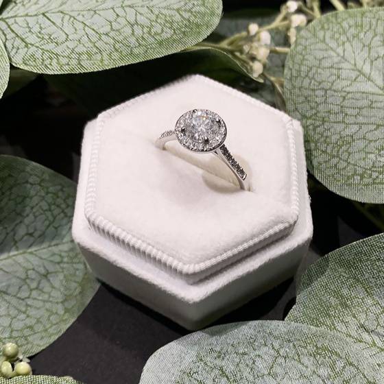 1.53ct VS/F Round Cut Natural Diamond Halo Shouler Set Ring