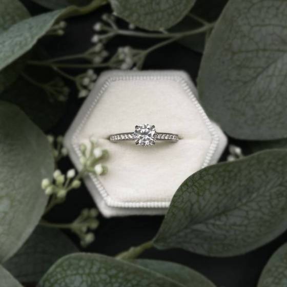 1.35ct SI2/F Round Cut Natural Diamond Shoulder Set Ring