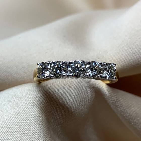 1.00ct VS/G-H Natural Round Diamond 5 Stone Eternity Ring in 18k White Gold