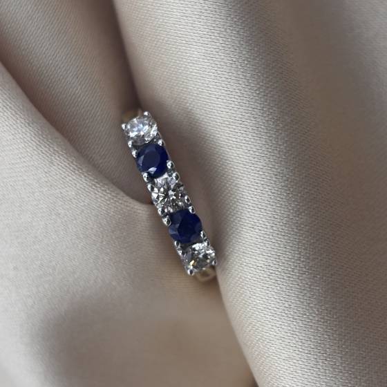 0.55ct VS/G-H Round Cut Blue Sapphire Gemstone Ring