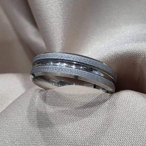 Patterned Wedding Ring