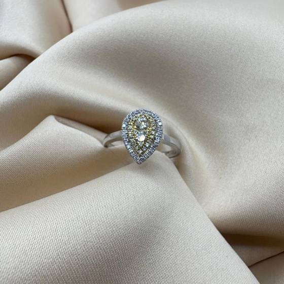 0.44ct VVS/FY Round Cut Natural Diamond Cluster Ring