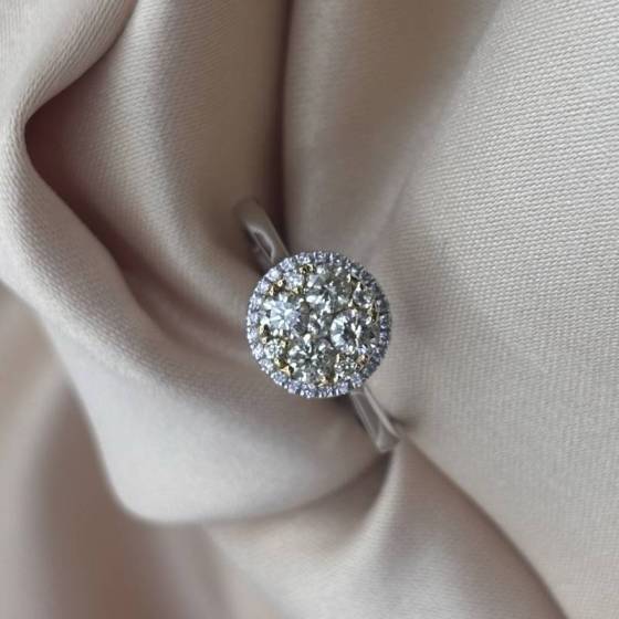 0.72ct VVS/FY Natural Round Diamond Cluster Ring in 18k White Gold