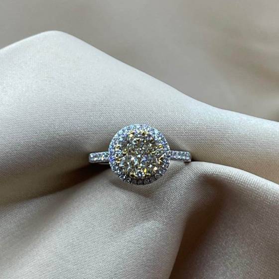 1.21ct VVS/FY Round Cut Natural Diamond Cluster Ring